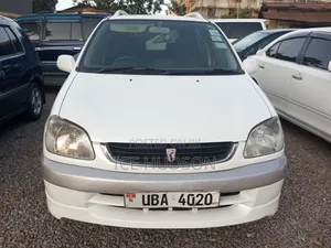 Toyota Raum 2002 White