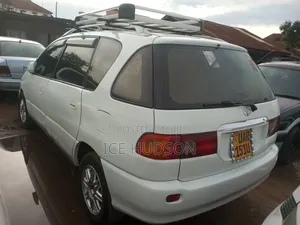 Toyota Ipsum 1999 White