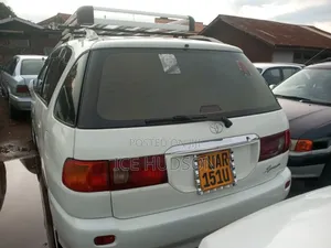 Toyota Ipsum 1999 White