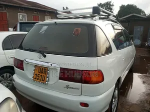 Toyota Ipsum 1999 White