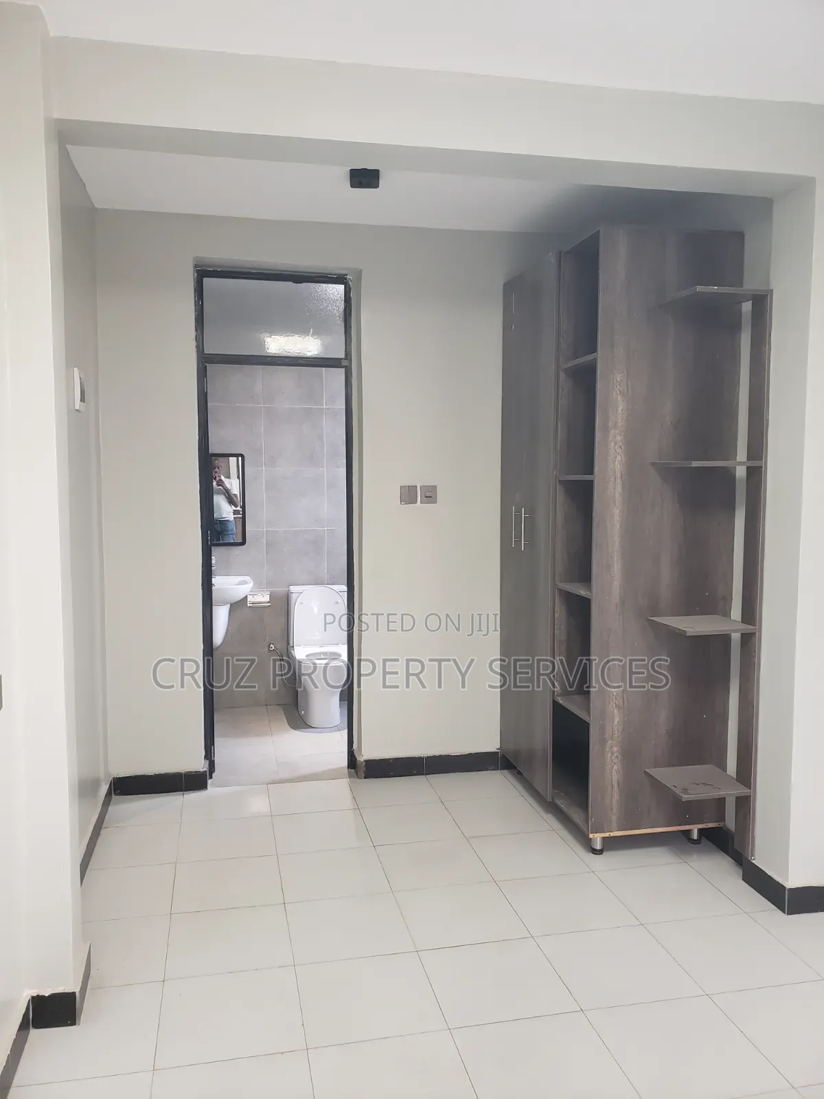 Studio Apartment in Cruz Property, Rubaga for sale