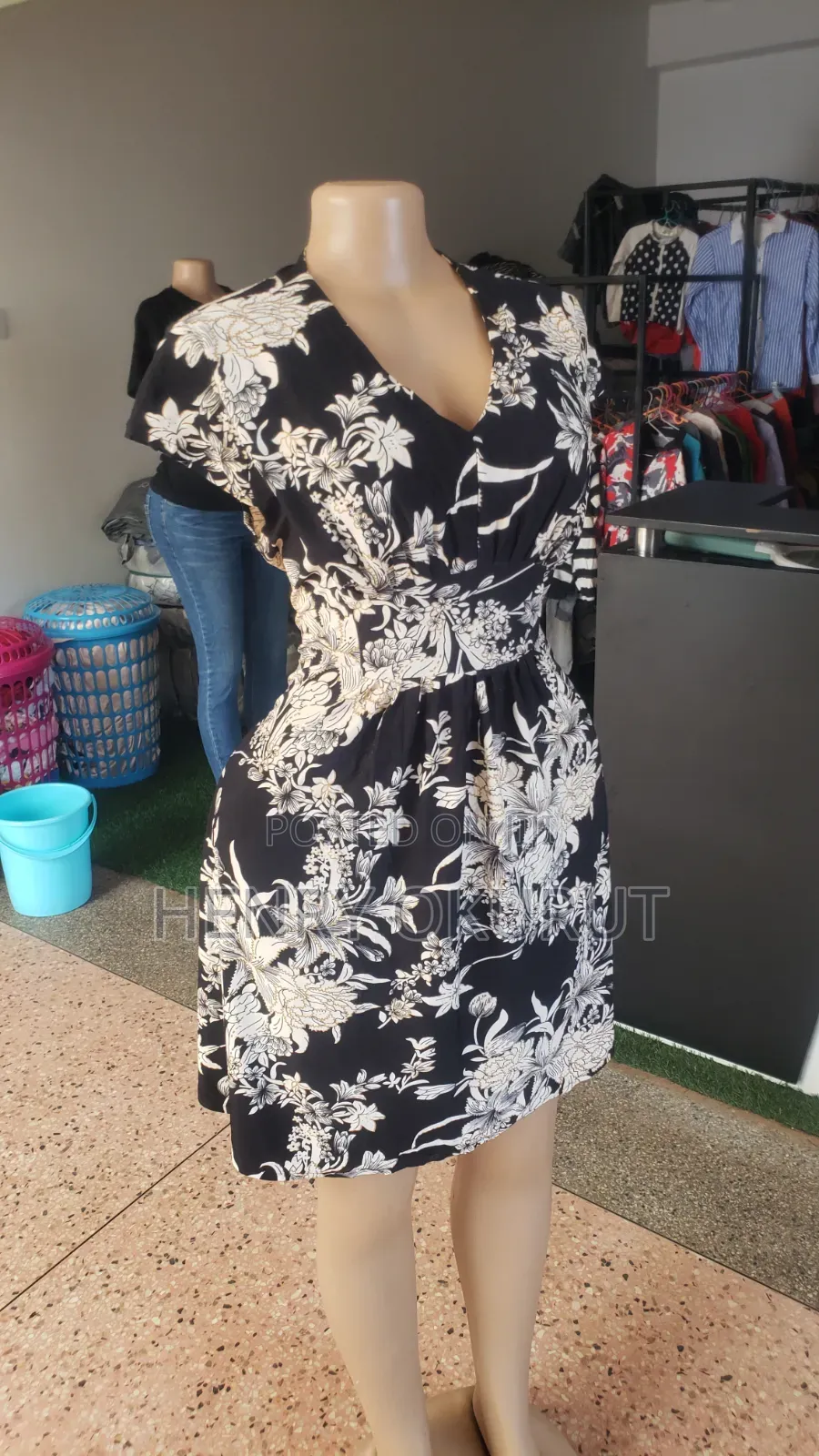 Ladies Secondhand Dresses