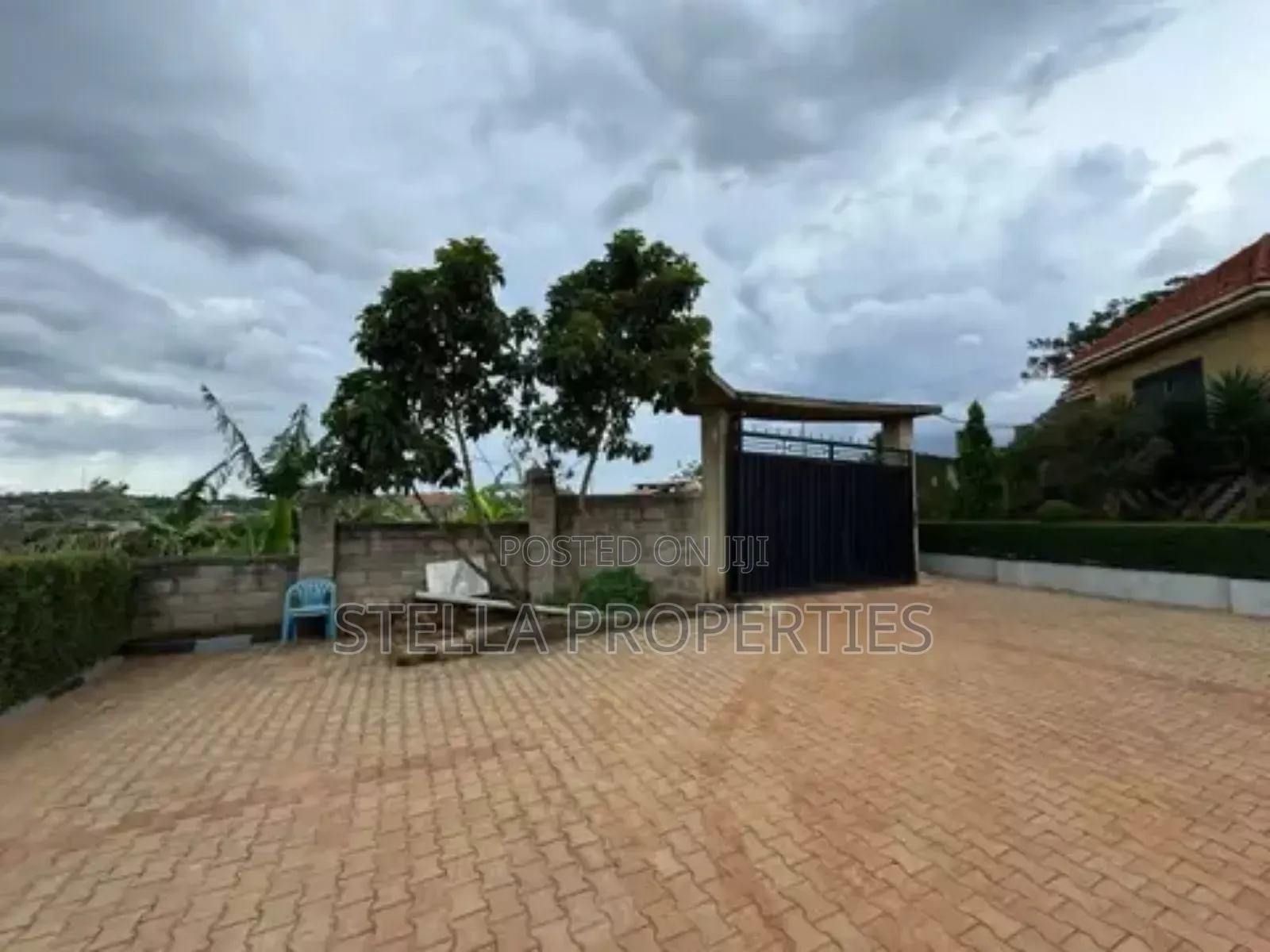 Furnished 4bdrm House in Kira, Central Division for sale