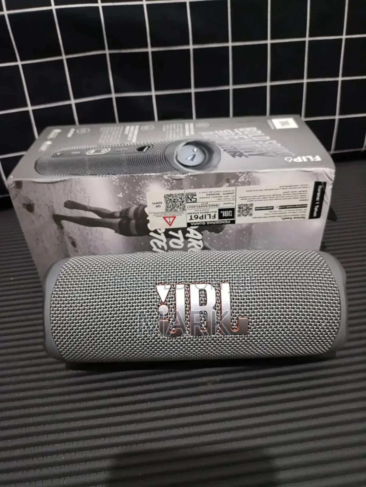JBL Powered by Harman Khardon Flip 6