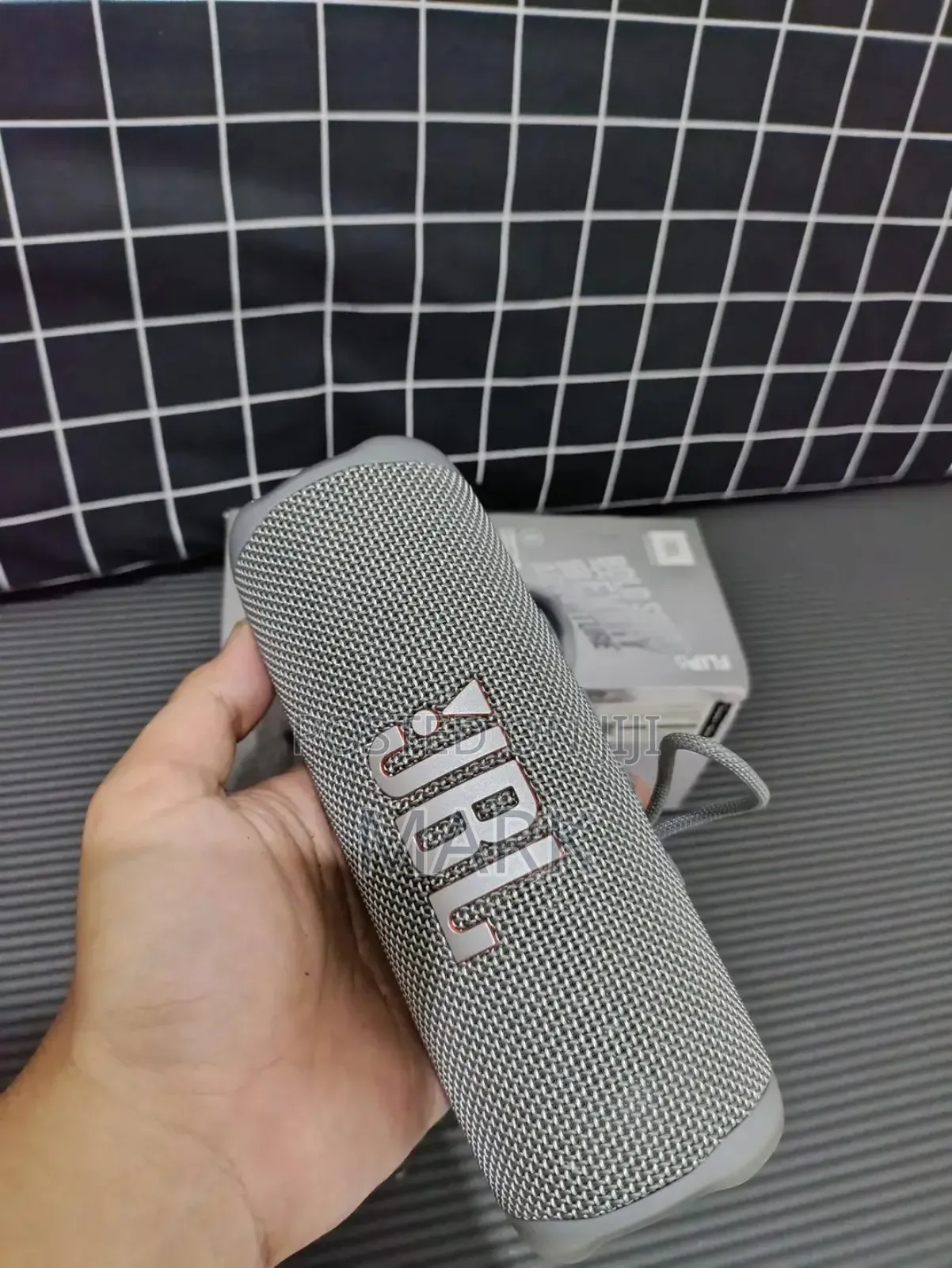 JBL Powered by Harman Khardon Flip 6