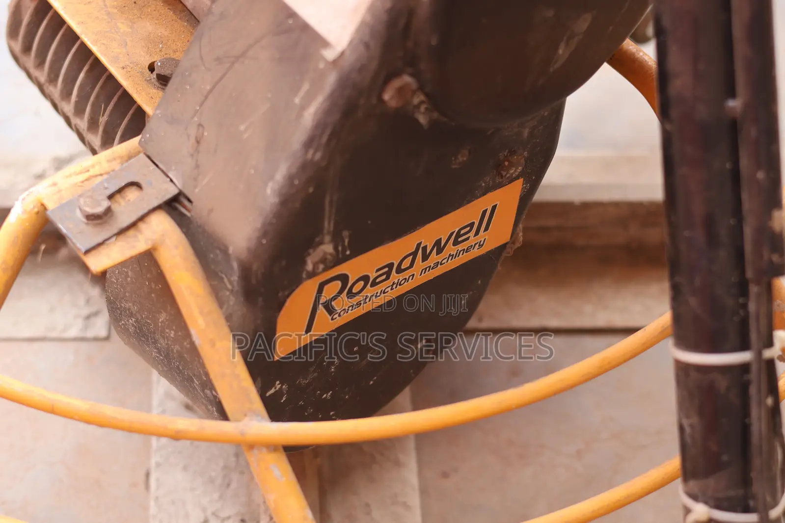 Roadwell Power Trowel