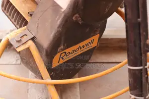 Roadwell Power Trowel