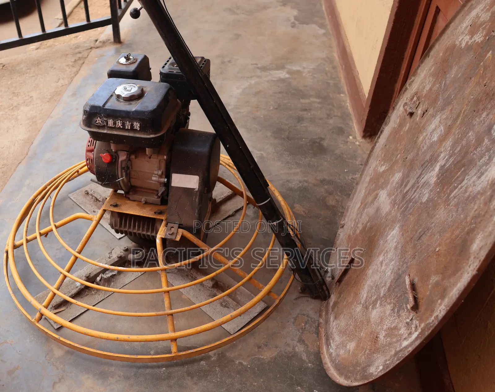 Roadwell Power Trowel