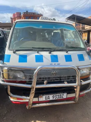 Toyota HiAce 1999 White