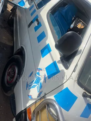 Toyota HiAce 1999 White