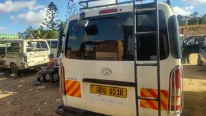 Toyota HiAce 2009 White