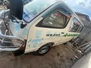 Toyota HiAce 2001 White