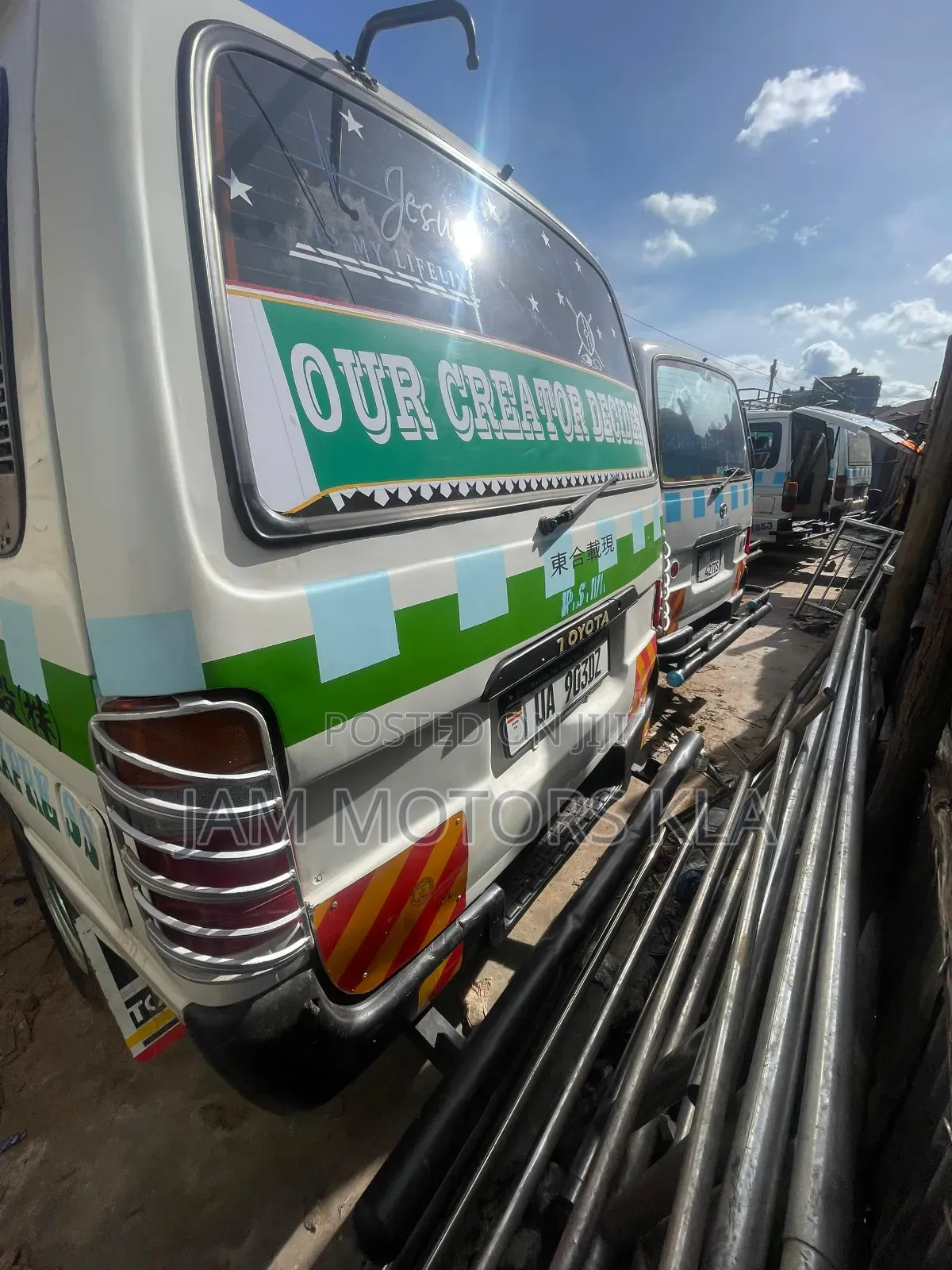 Toyota HiAce 2001 White