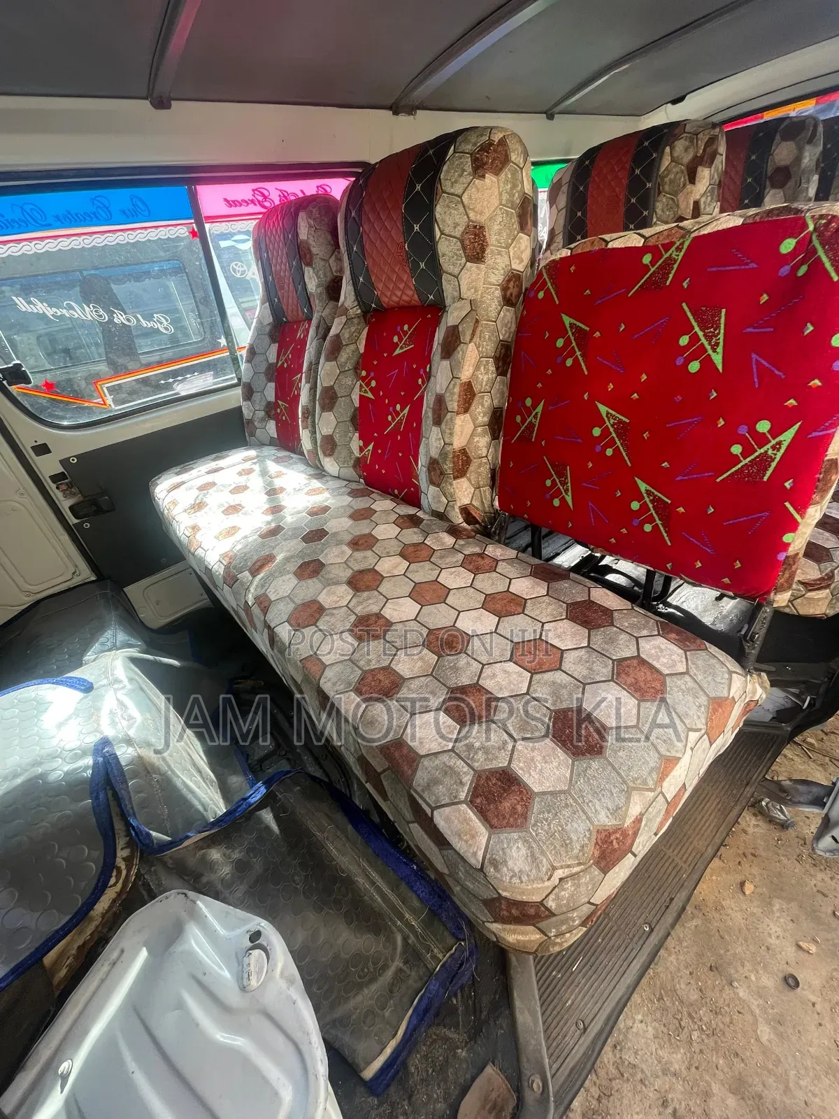 Toyota HiAce 2001 White