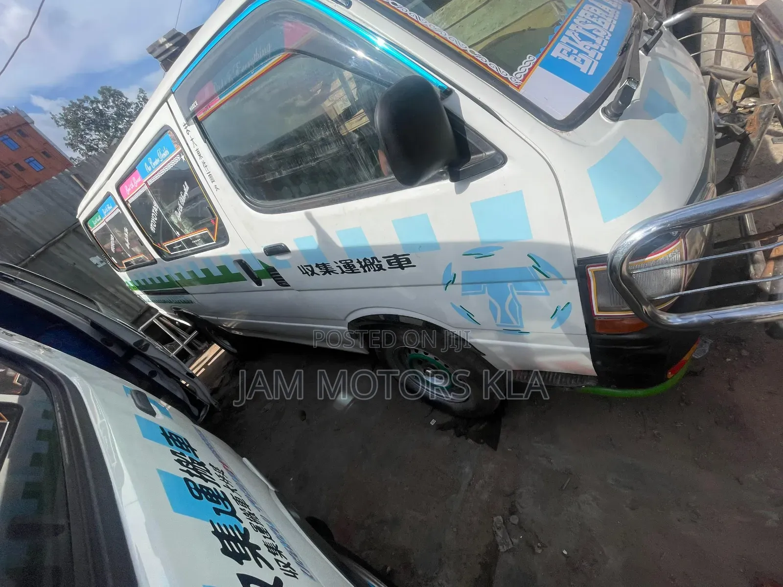 Toyota HiAce 2001 White