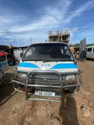 Toyota HiAce 2003 White