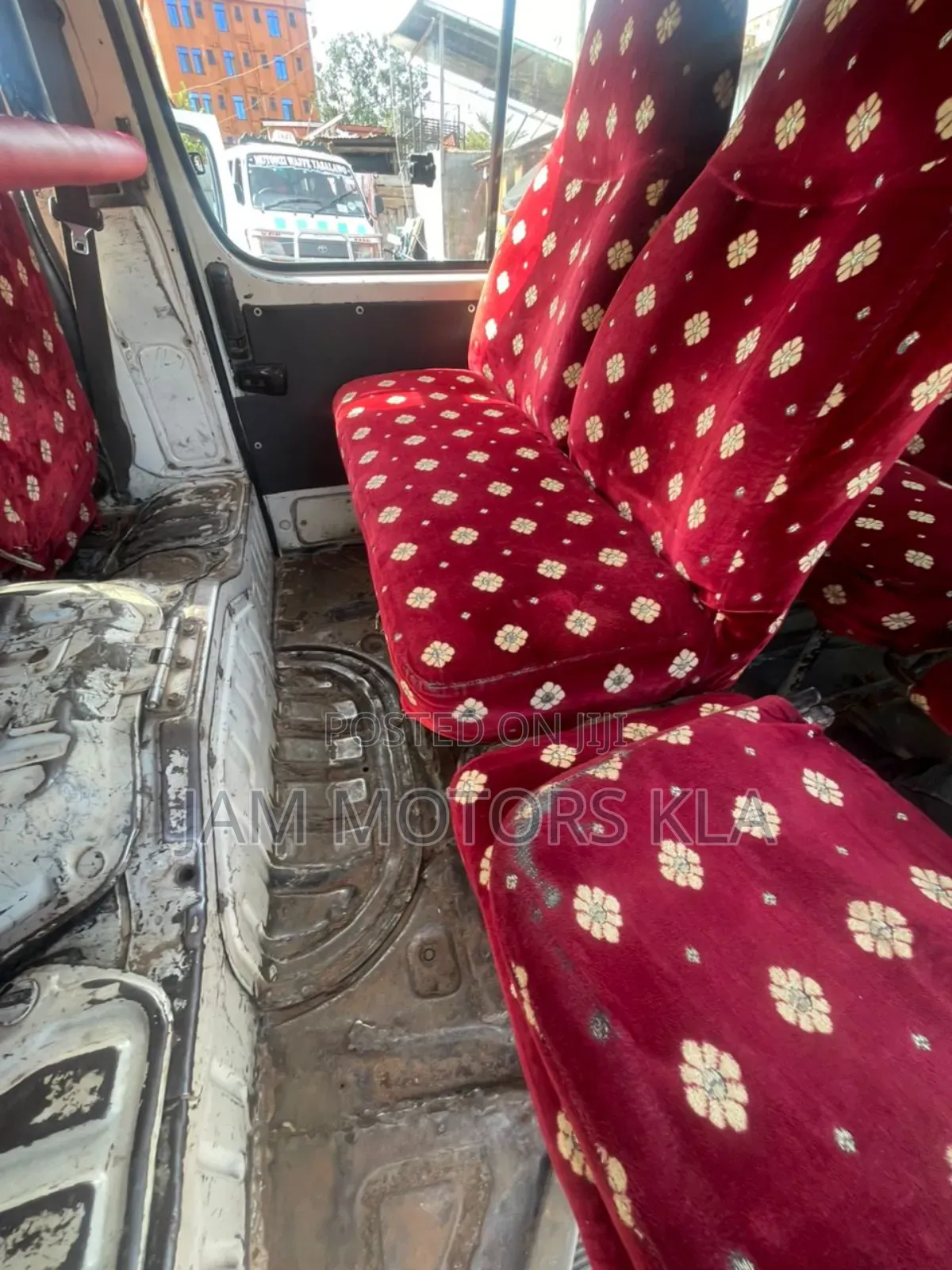 Toyota HiAce 2003 White