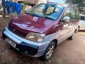 Toyota Noah 2001 Red