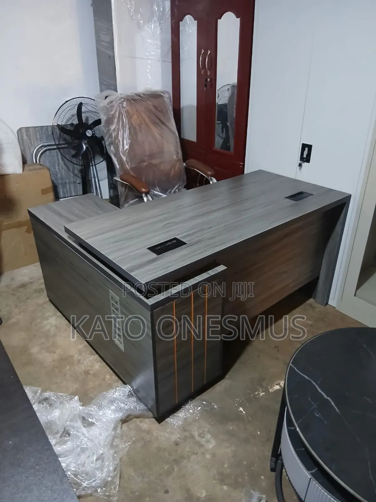 Blockboard Tables