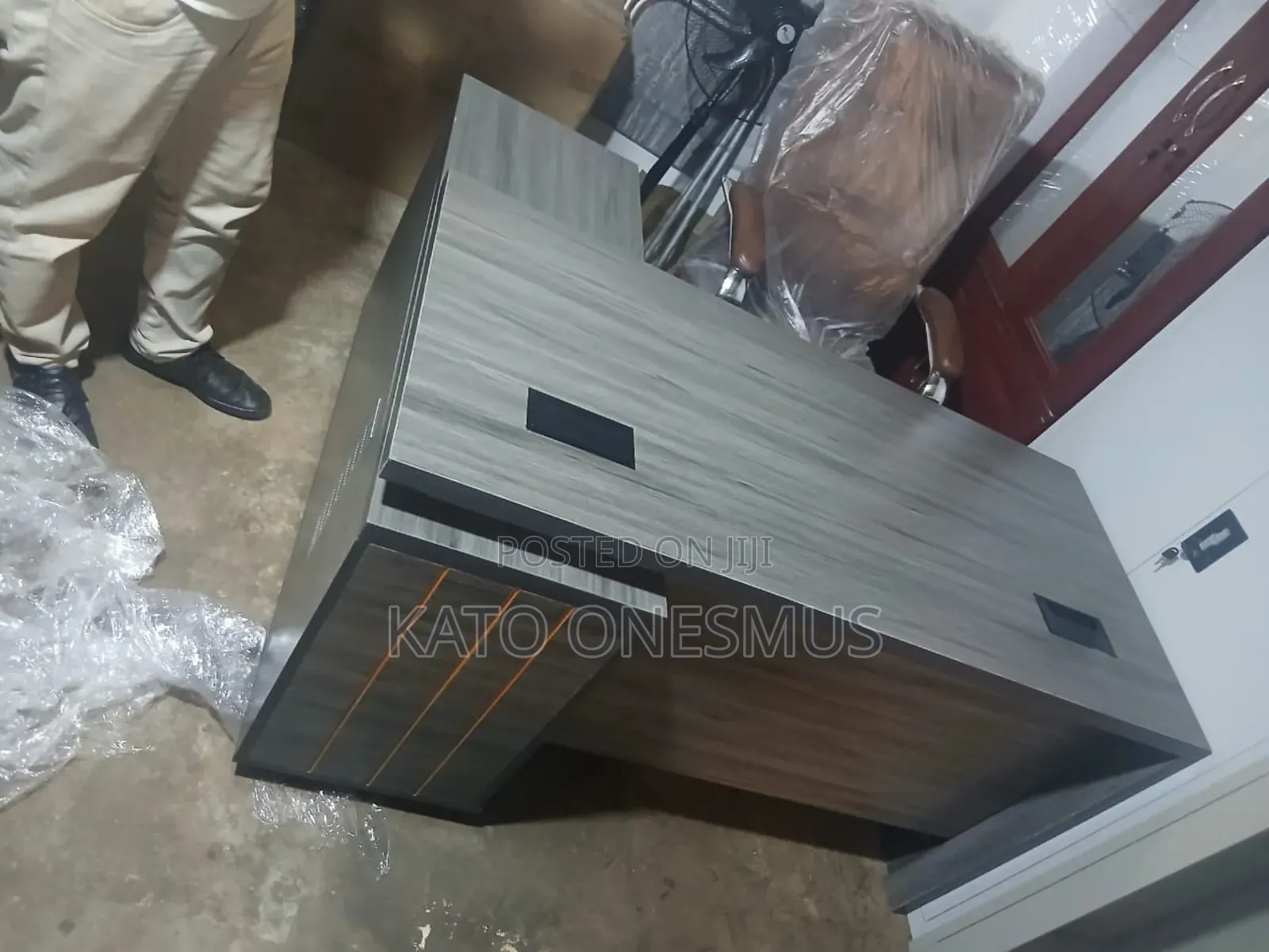 Blockboard Tables