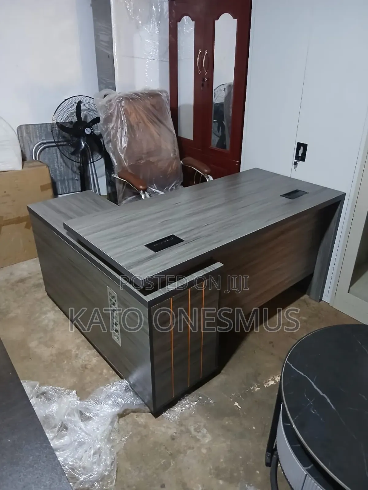 Blockboard Tables
