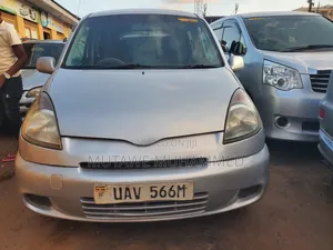 Toyota Fun Cargo 2007 Silver
