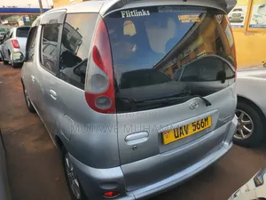 Toyota Fun Cargo 2007 Silver