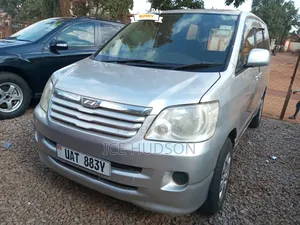 Toyota Noah 2006 Silver