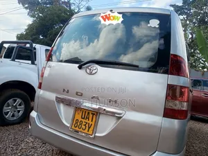 Toyota Noah 2006 Silver