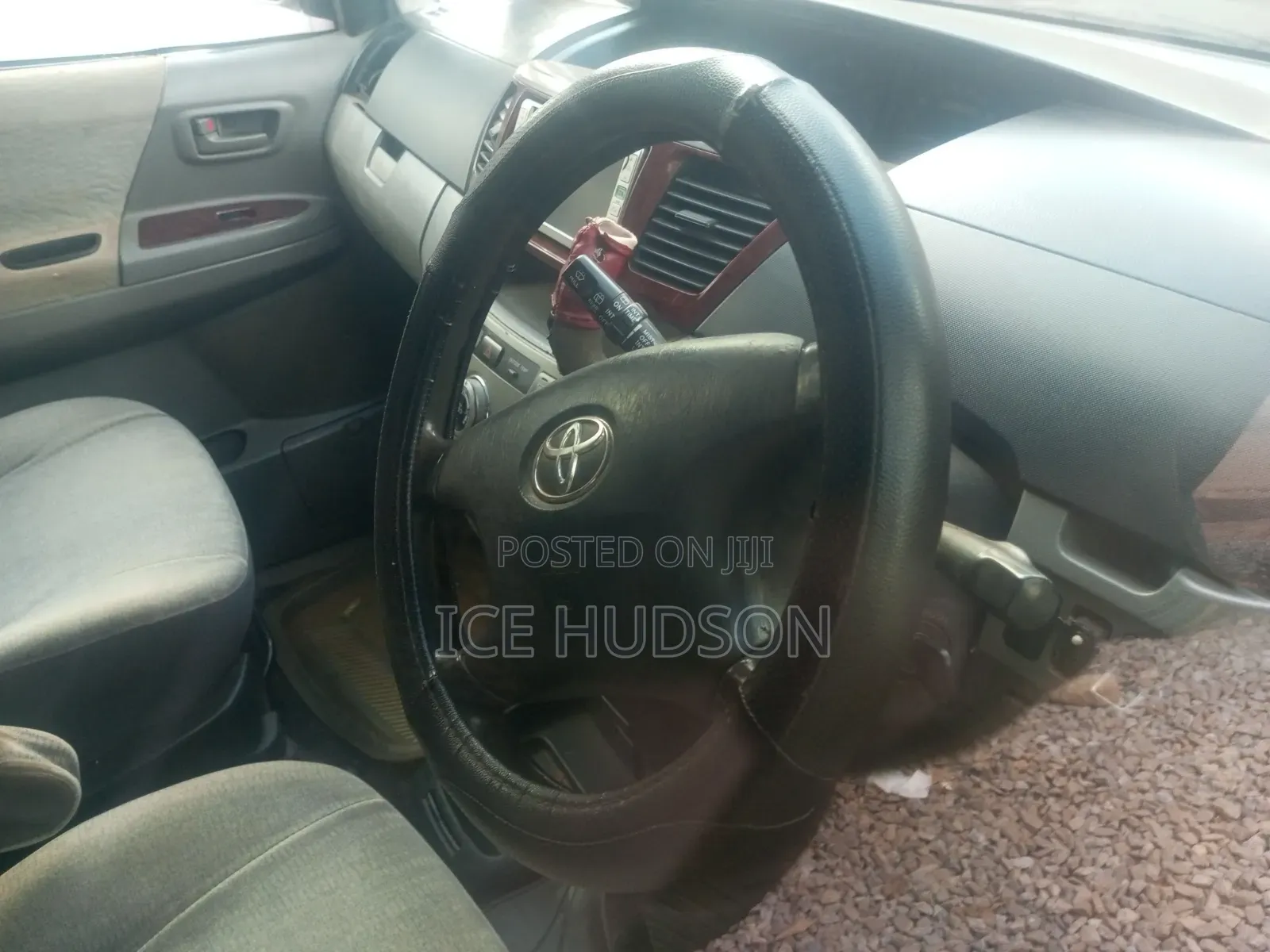 Toyota Noah 2006 Silver