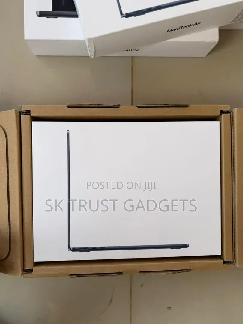 New Laptop Apple MacBook Air 16GB Apple M5 SSD 512GB