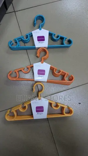 Hard Plastic Cloth Hanger 6pcs