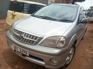 Toyota Nadia 2003 Silver
