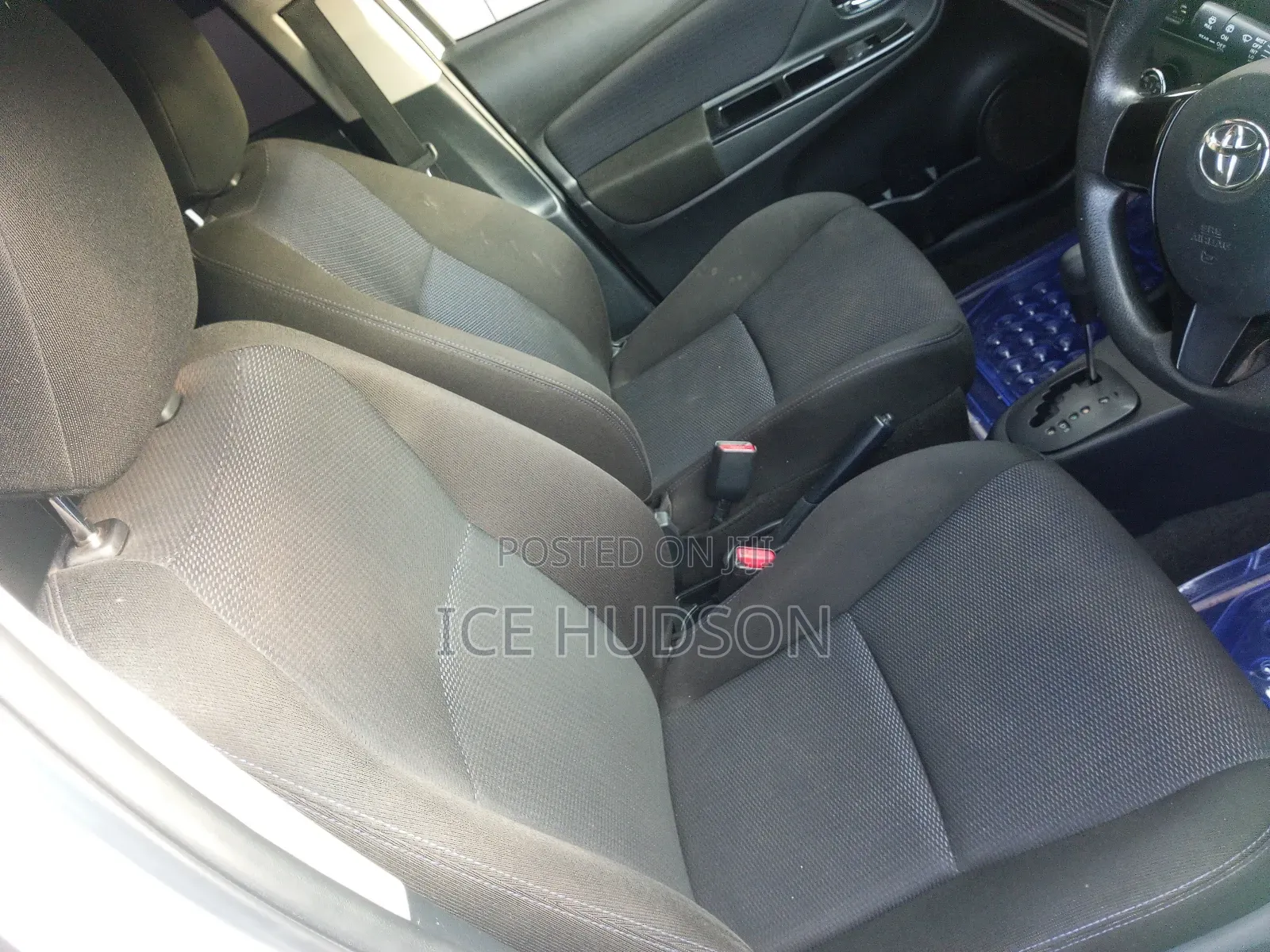 Toyota Vitz 2015 White