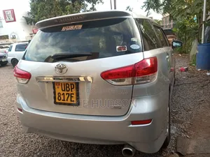 Toyota Wish 2010 Silver