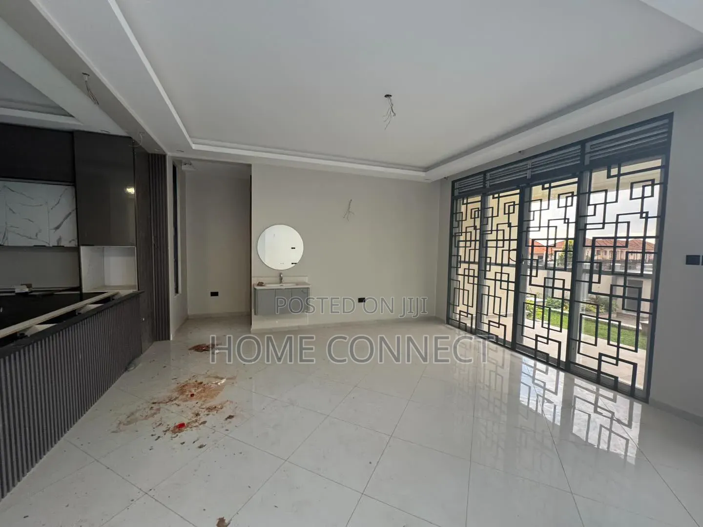 7bdrm Duplex in Lubowa Hill, Central Division for sale