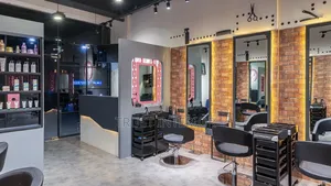 Saloon Professionals 543