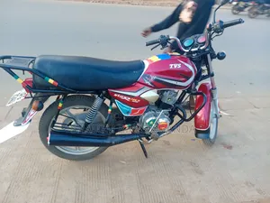 TVS HLX 125 2022 Red