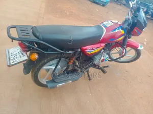 Bajaj CT 125X 2025 Red