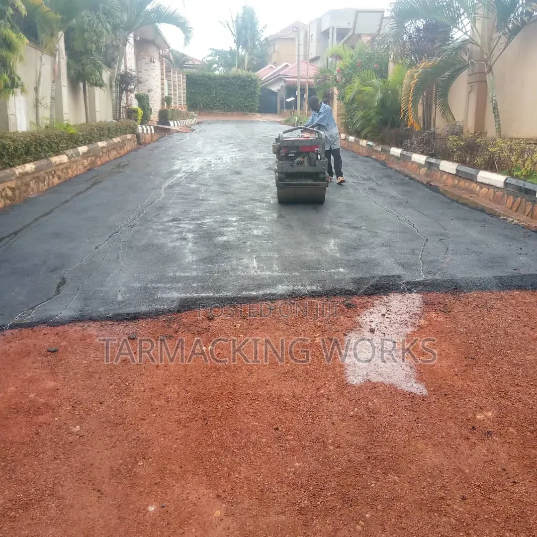 Compound Tarmacking