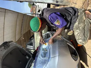 Car Headlights Cleaning 