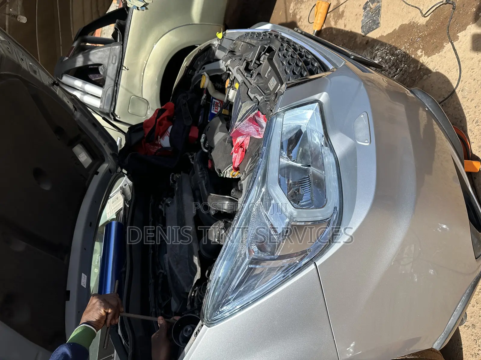 Car Headlights Cleaning 