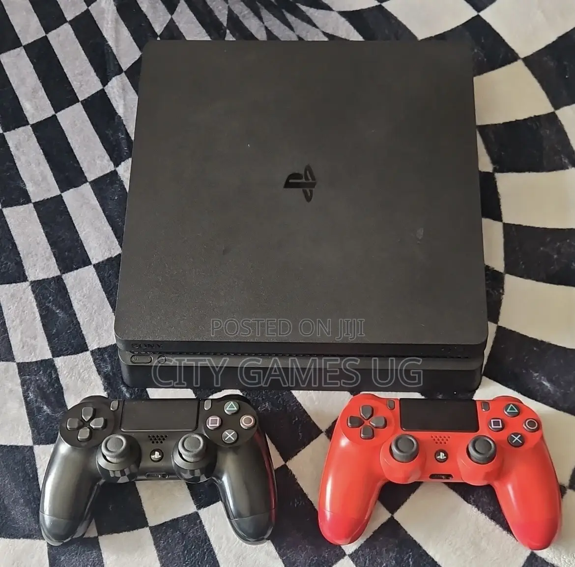 Sony Playstation 4 Cuh-2115b Black Console With 2 Controllers B/R
