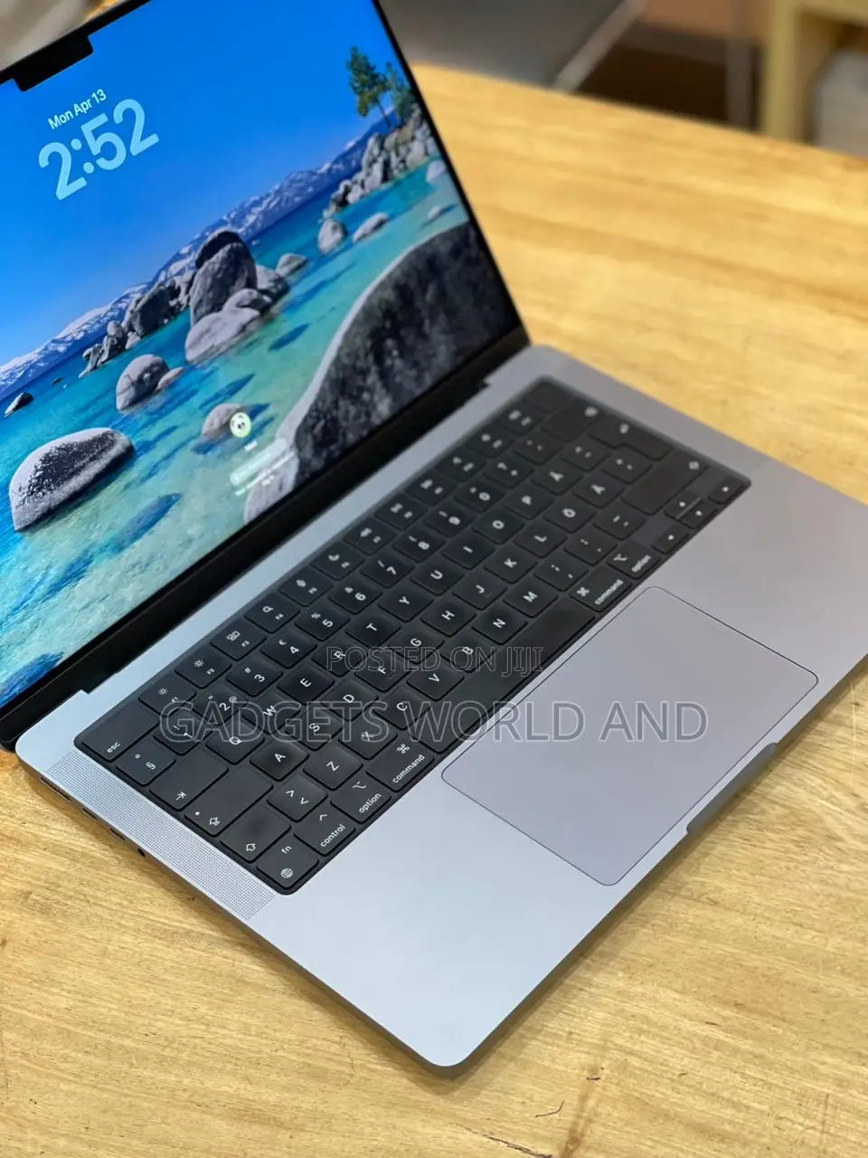 New Laptop Apple MacBook Pro 2023 M3 14-inch 8GB Apple M3 SSD 512GB