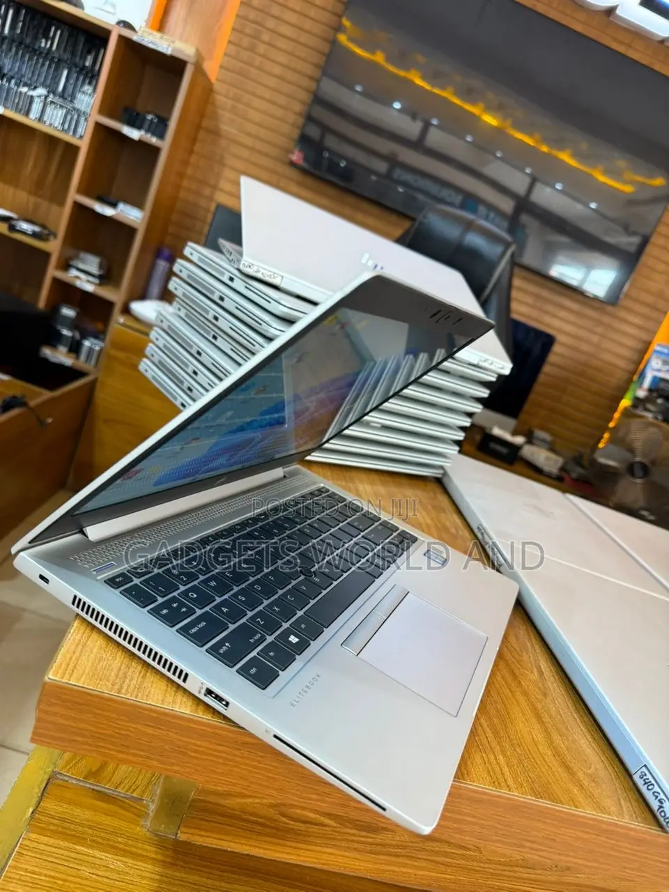 New Laptop HP EliteBook 840 G5 8GB Intel Core i5 SSD 256GB