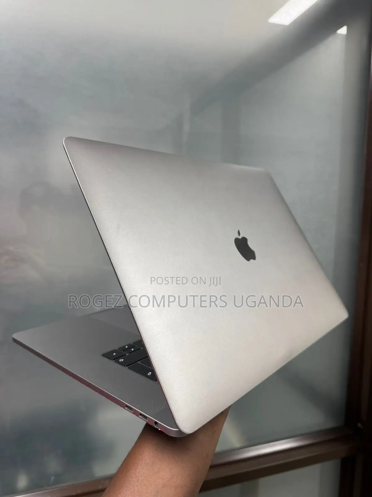 New Laptop Apple MacBook Pro 2019 16GB Intel Core i9 SSD 1T