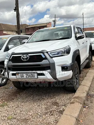 Toyota Hilux Revo Double Cab Deisel 2.8 AWD 2017 White