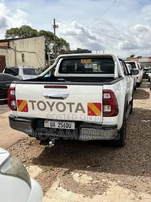 Toyota Hilux Revo Double Cab Deisel 2.8 AWD 2017 White