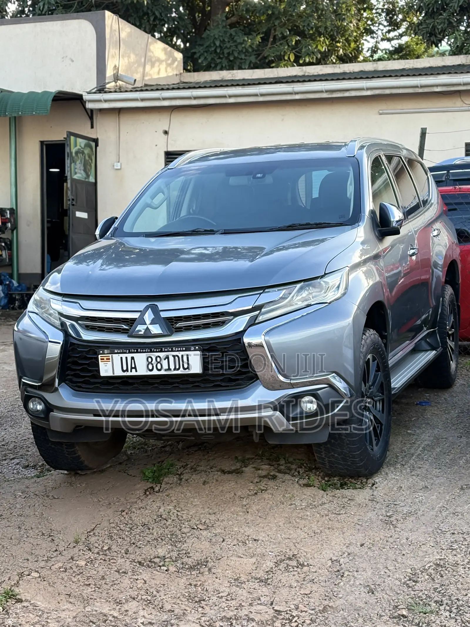 Mitsubishi Pajero 2018 Gray
