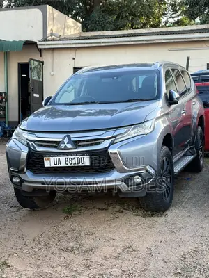 Mitsubishi Pajero 2018 Gray